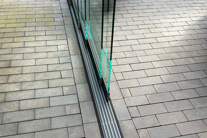 Ganzglasschiebeelemente